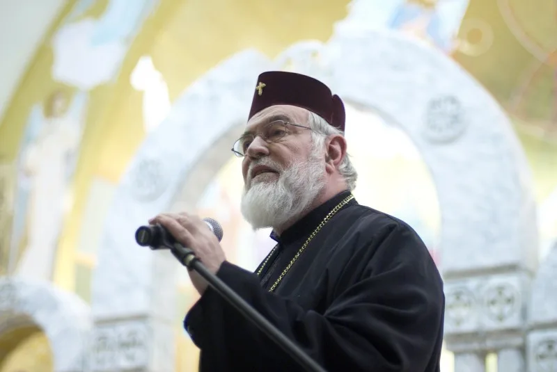 Archbishop Nathaniel addressing the congregation from the podium